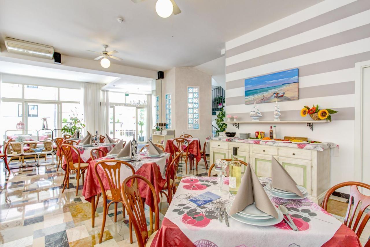 Hotel Puppi Cattolica Esterno foto